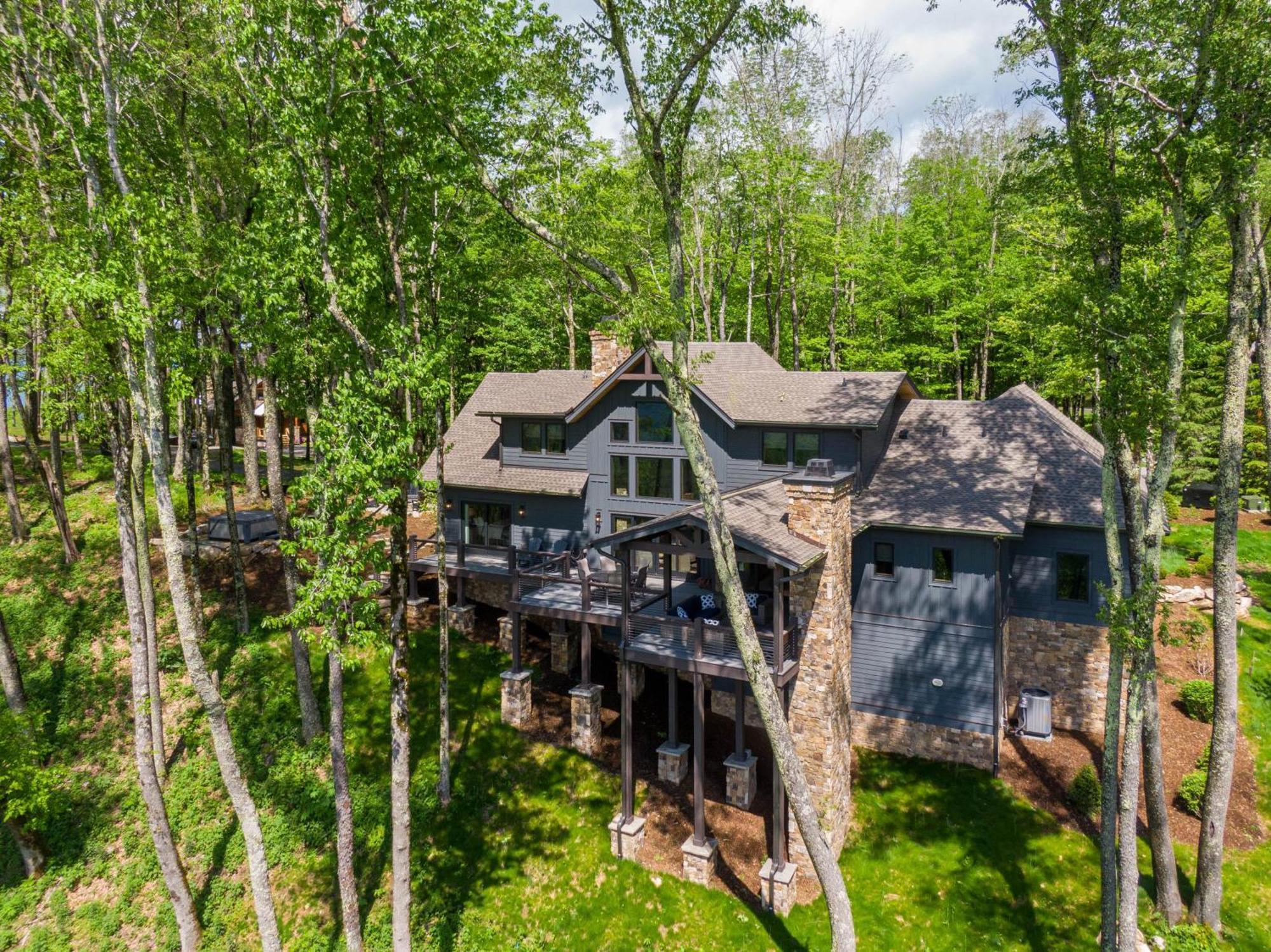 Howling At The Moon At Eagles Nest Villa Banner Elk Exterior photo